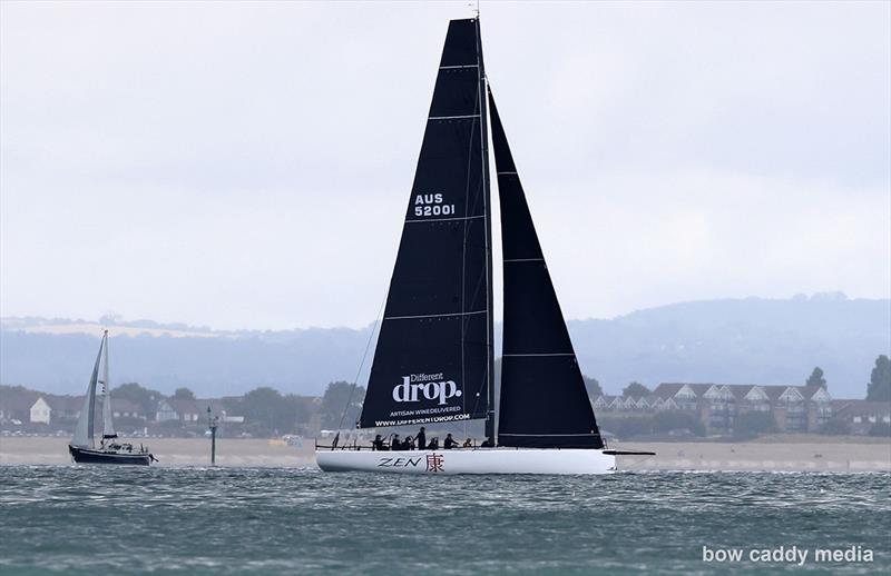 Gordon Ketelbey's Zen briefly leads the entire fleet - photo © Bow Caddy Media