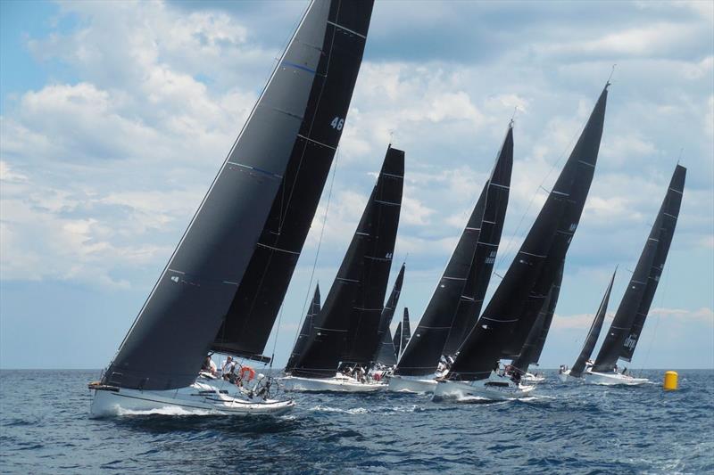 Off the start in last year's Premier Division - photo © MHYC