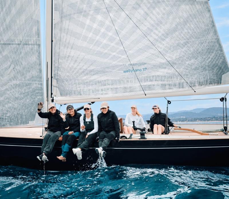 Nostromino II gemisindeki tamamı kadınlardan oluşan mürettebat - fotoğraf © Boat Attitude International tarafından çekilmiştir.