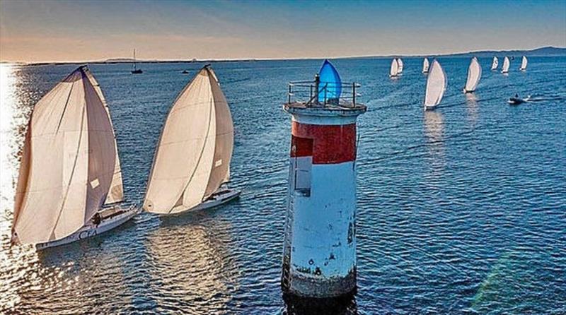 A coastal race every day to say goodbye to the day - photo © María Muiña