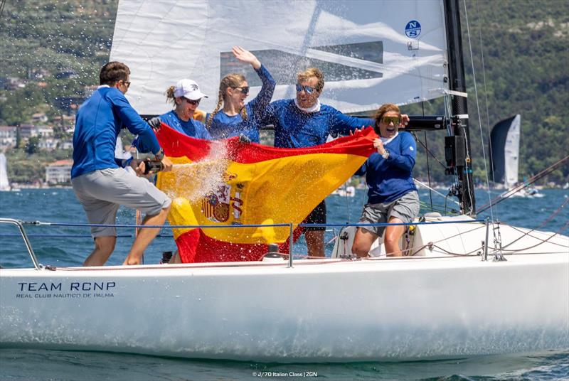 ???????? is the first-ever Mixed Plus World Champion — claiming victory by just 2 points over ?????????? after 11 intense races - photo © J/70 Italian Class / Zerogradinord