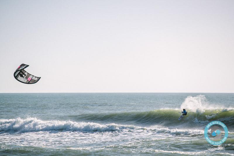 Not to be outdone - Airton soon made his way out to the point at Foum El Bouir photo copyright Ydwer van der Heide taken at  and featuring the Kiteboarding class