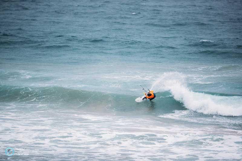 Jen Milton on the charge - GKA Kite-Surf World Tour Torquay, Round 7, Day 2 photo copyright Ydwer van der Heide taken at  and featuring the Kiteboarding class