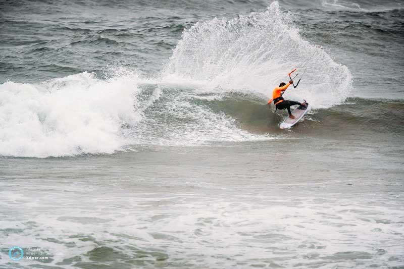 Airton on the attack - 2018 GKA Kite-Surf World Tour Torquay - photo © Ydwer van der Heide