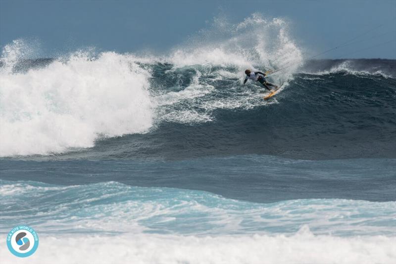 Mitu Monteiro knew when to change his game - 2019 GKA Kite World Cup Mauritius, Day 5 photo copyright Ydwer van der Heide taken at  and featuring the Kiteboarding class