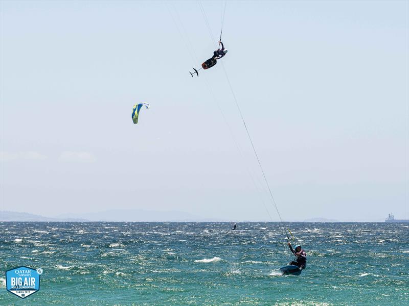 Maxime Chabloz with a stylish seatbelt grab - 2022 Qatar Airways GKA Big Air Hydrofoil World Championship - photo © Samuel Cardenas