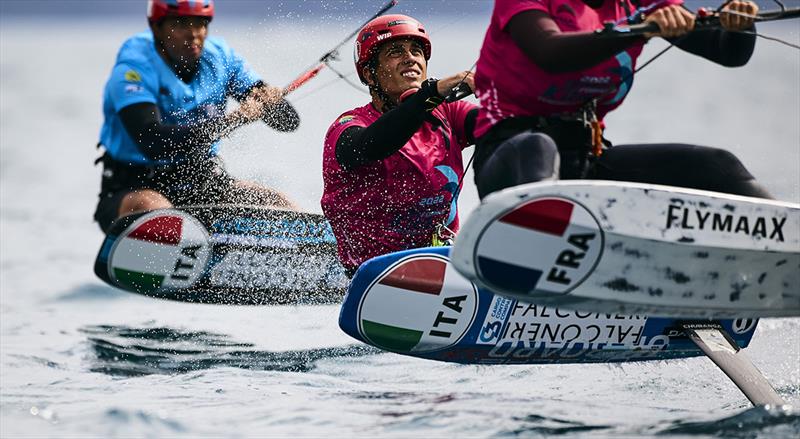 Riccardo Pianosi in the sandwich, with Lorenzo Boschetti in the blue bib - 2022 Lepanto Formula Kite European Championships - photo © Robert Hajduk / IKA media