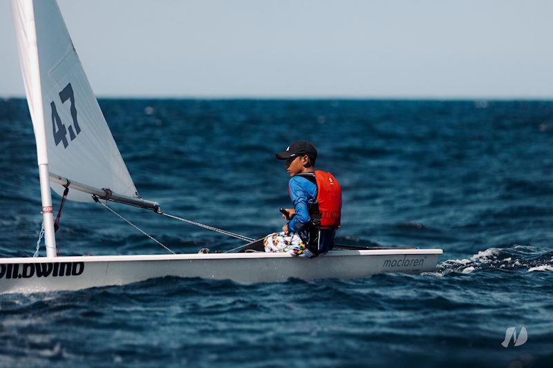 Kai sets off from St Vincent @ - photo © Sebastian Cyrus