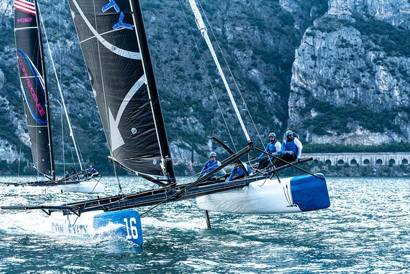 M32 PreWorlds at Lake Garda Day 1 Small lead to Convexity after