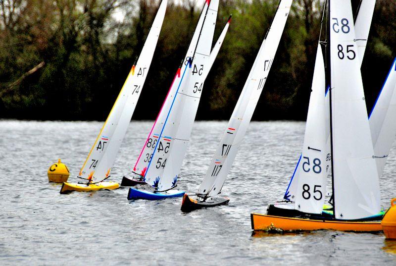 David Cole gets the best start - Marblehead GAMES 4 event and Mermaid Trophy at Guildford (Abbey Meads) - photo © Roger Stollery