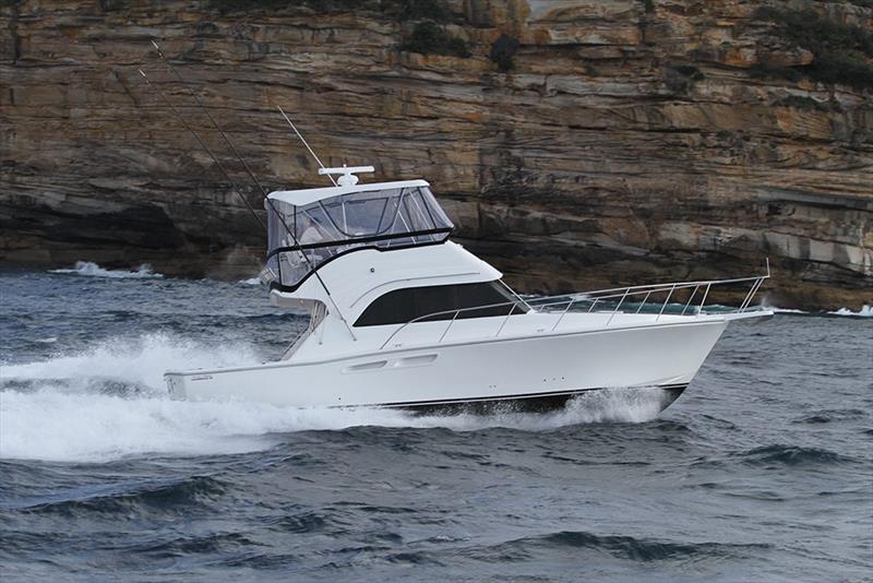 Caribbean C40 Flybridge Cruiser - photo © Maritimo