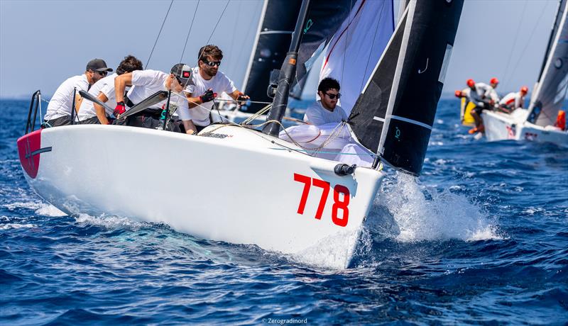 Taki 4 of Marco Zammarchi, with 7-3-5 as daily results becomes the new leader of the Corinthian fleet photo copyright IM24CA / Zerogradinord taken at Club Nautico Scarlino and featuring the Melges 24 class