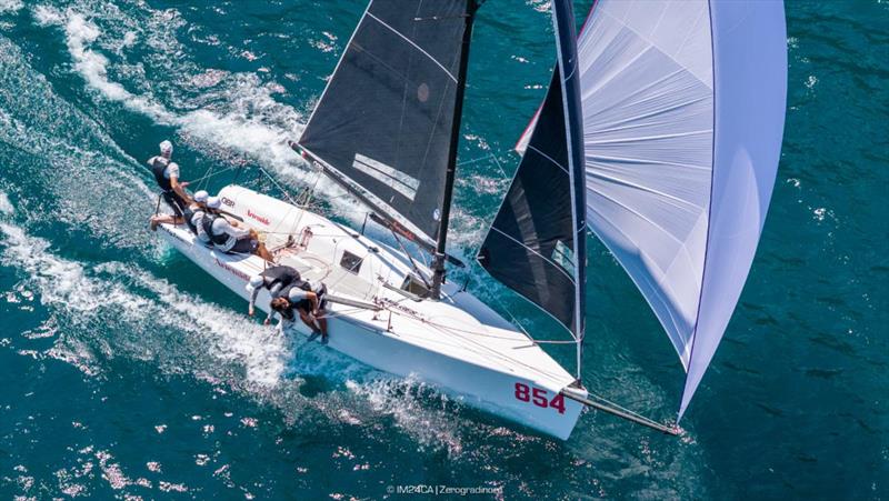 MELGINA ITA854 by Paolo Brescia - Melges 24 İtalya Ulusal Şampiyonası 2026 - Melges 24 Avrupa Yelken Serisi 2026 - Fraglia Vela Riva, Riva del Garda, İtalya - fotoğraf © IM24CA | Sıfırgradinord