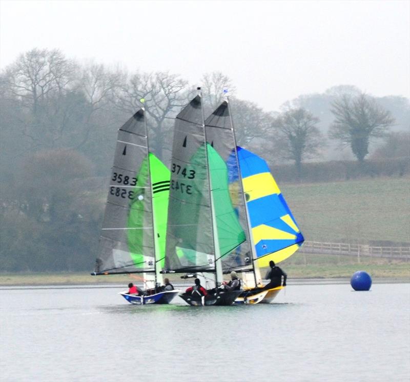 Contesting the mark during the final round of the Blithfield Barrel 2014-15 - photo © Don Stokes