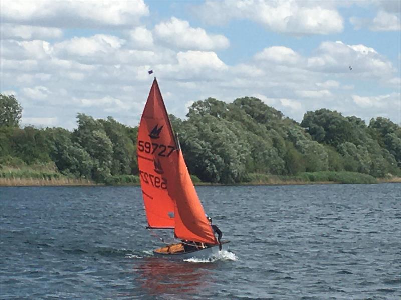 Mirror weekend at Hunts photo copyright Andy Start & Alison Ince taken at Hunts Sailing Club and featuring the Mirror class