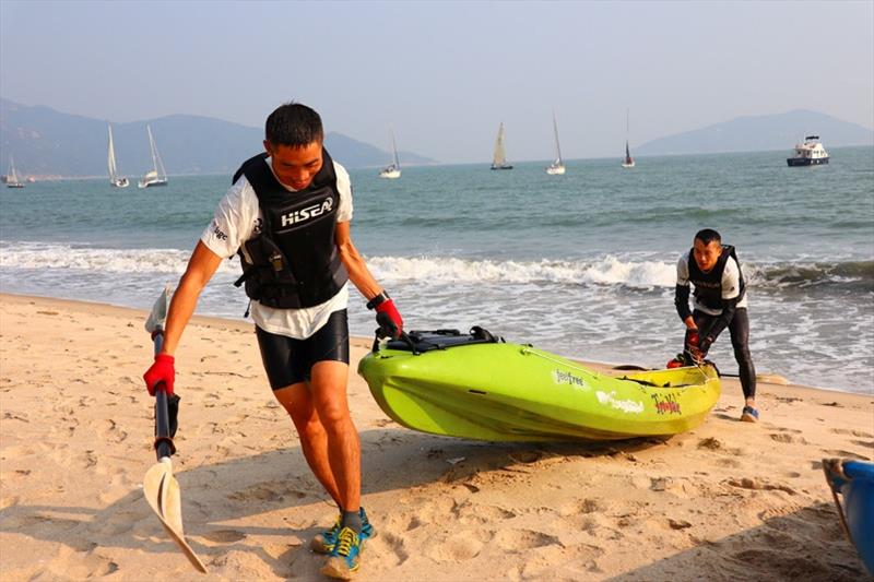 Paddling ashore in kayaks at Beneteau Four Peaks Race - photo © Beneteau