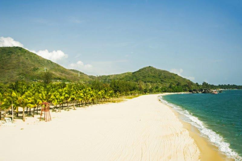 The tropical shores of Sanya greeted the Clipper 2017-18 Race crew in February last year - photo © Clipper Ventures