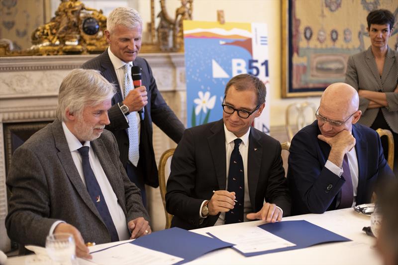 Commodore Dave Atkinston (Round the Island Race, UK) and President Mitja Gialuz (Barcolana Regatta, Italy) sign a twinning agreement  photo copyright Anna Szydlowska taken at 