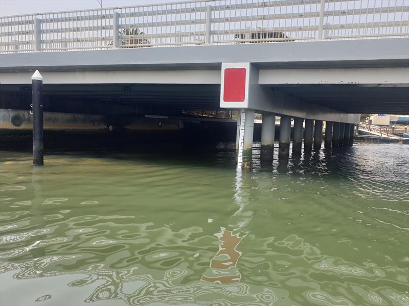 Mordialloc Creek tide board - photo © Tim Richardson