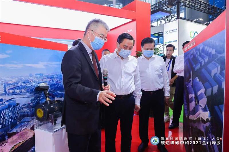 Zhenjiang government visit Danfoss booth - photo © Danfoss Editron