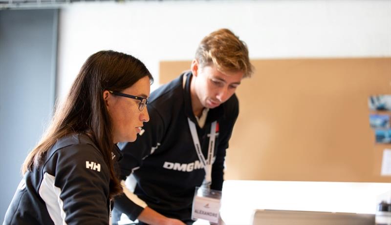 Laure Galley and Alexandre Demange during a workshop - photo © Thomas Deregnieaux / DMG Mori