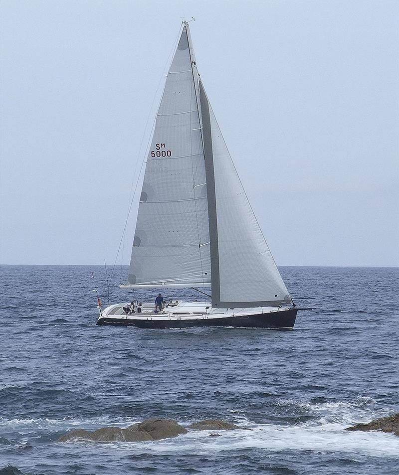 Magic Carpet does some rock hopping on the way to the finish line - M2KI photo copyright John Curnow taken at King Island Boat Club