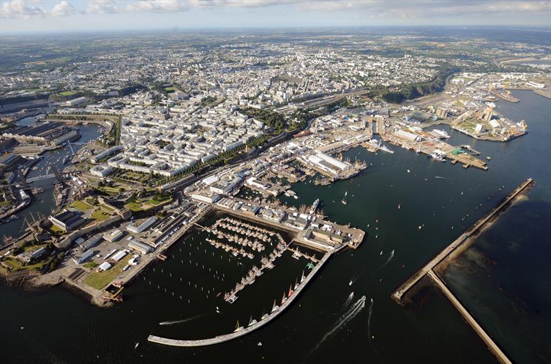 Vue aérienne de Brest - photo © Thierry Joyeux