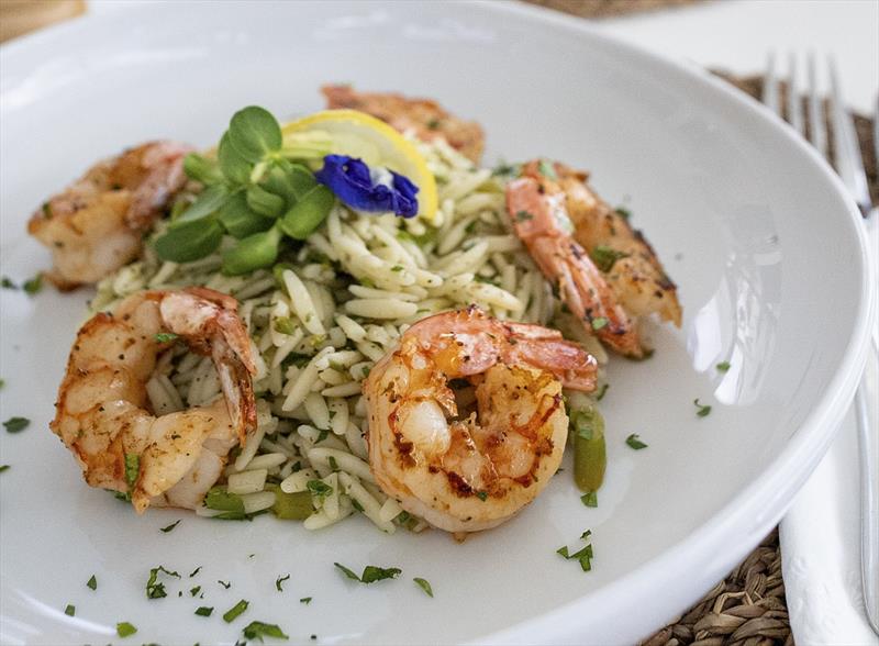 Download now to make your own Lemony Orzo Salad with Shrimps - photo © Max Jallifier & Maren Engh