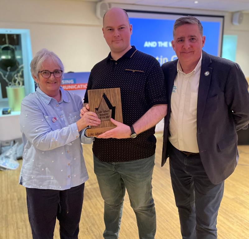 Martin and his award middle with Sue Morgan MBE (left) and CEO Frank Fletcher (right) - photo © Ellen MacArthur Cancer Trust