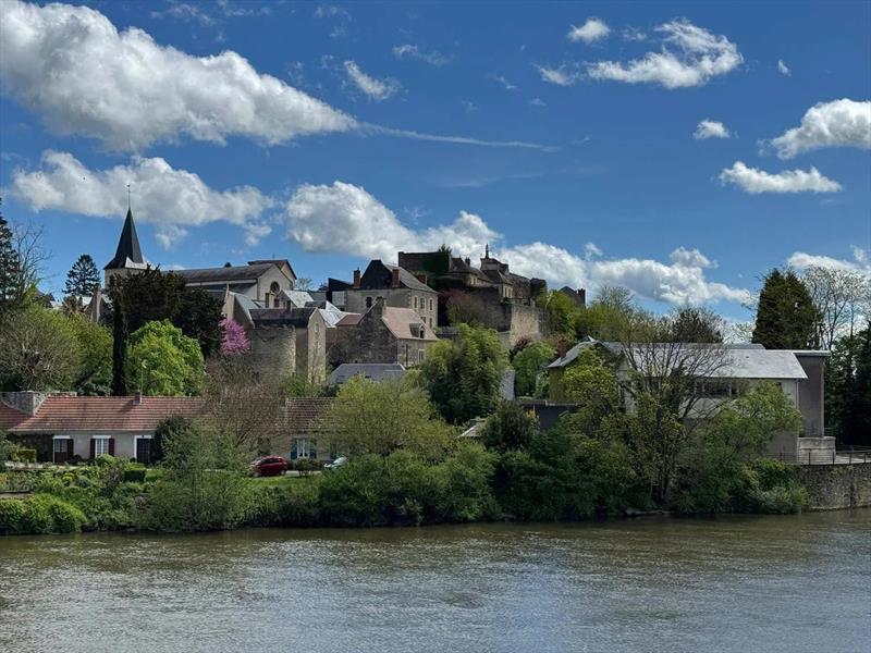 Sights along the Canal Latéral à la Loire - photo © Nordhavn