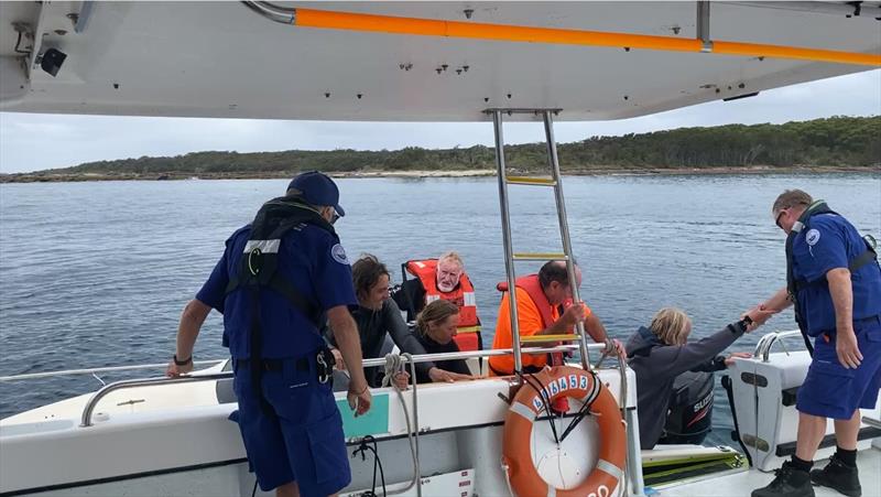 Marine Rescue Shoalhaven volunteers perform an assist off Currarong photo copyright Marine Rescue NSW taken at 