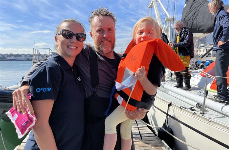 Matt all smiles on seeing his wife Ewa and daughter Abigail who flew in from Adelaide to welcome in Outlaw - photo © OGR2023 / Jacqueline Kavanagh