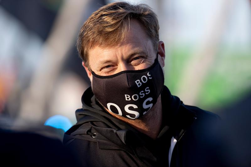 Alex Thomson set off from Les Sables-d'Olonne for the Vendée Globe race start - photo © Lloyd Images / Alex Thomson Racing