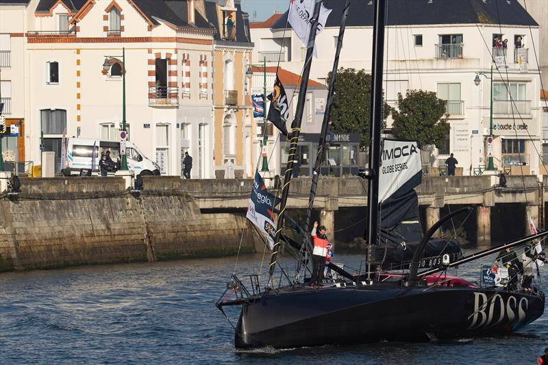 Alex Thomson set off from Les Sables-d'Olonne for the Vendée Globe race start photo copyright Lloyd Images / Alex Thomson Racing taken at  and featuring the IMOCA class