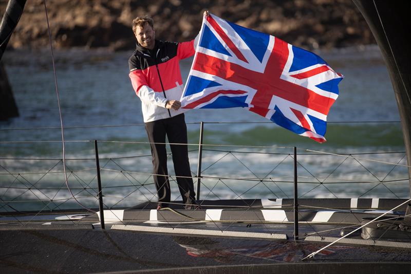 Alex Thomson set off from Les Sables-d'Olonne for the Vendée Globe race start - photo © Lloyd Images / Alex Thomson Racing