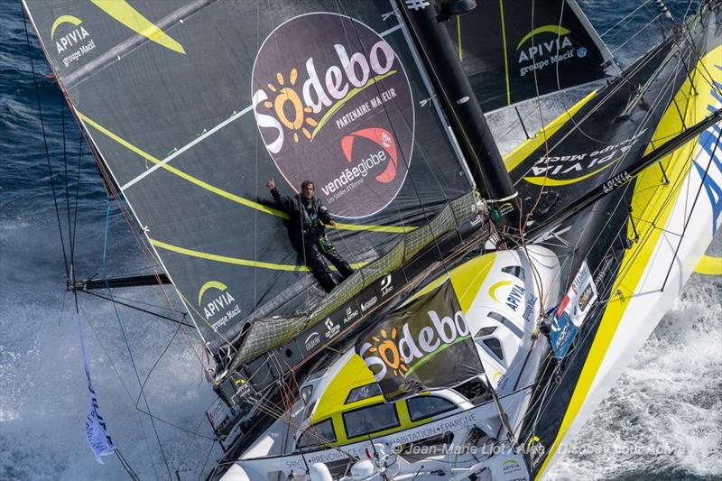 Charlie Dalin on Apivia starts the Vendée Globe - photo © Jean-Marie Liot / Alea #VG2020