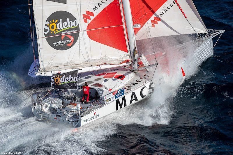 www.sail-world.com