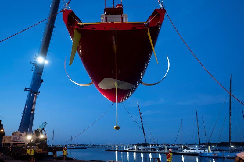 Sam Davies watches the new Initiatives-Cœur emerge from its shed in Lorient - photo © Vincent Curutchet 