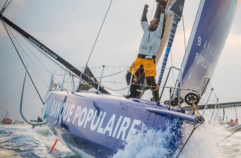 Arrivée de Armel Le Cleac'h (FRA), skipper Banque Populaire VIII, vainqueur du Vendee Globe en 74j 3h 35min 46sec, aux Sables d'Olonne, France, le 19 Janvier 2017 - photo © Vincent Curutchet / DPPI / Vendee Globe