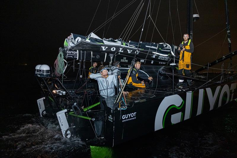 Late after midnight the crew arrives in Cape Town - photo © Felix Diemer / GUYOT environnement - Team Europe