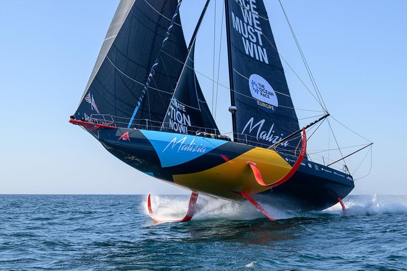 Team Malizia flies by Matosinhos/Porto and pushes towards Spain in
