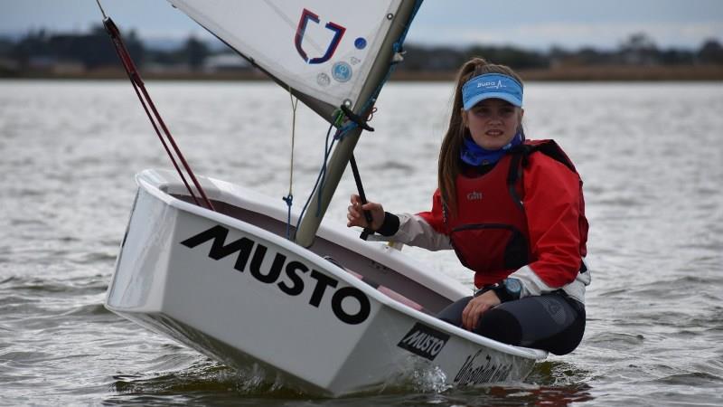 Zoe Robinson lines up for the next race - photo © Jet Mallinson