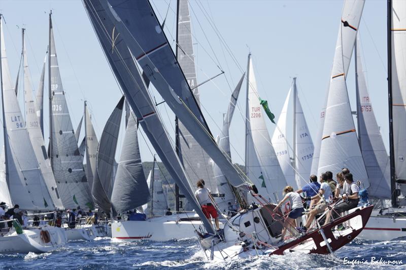 Rolex Giraglia Offshore Race Start - photo © Eugenia Bakunova / www.mainsail.ru