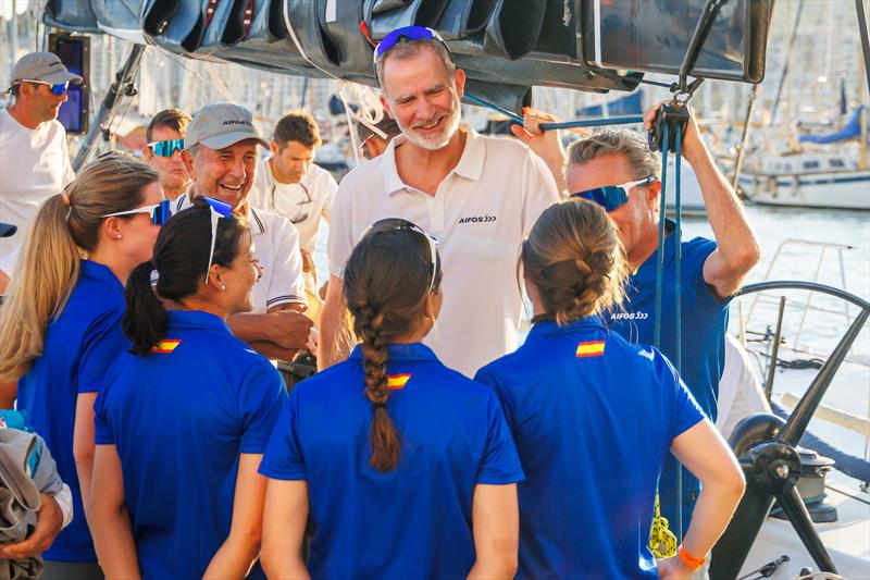 Jaime Rodríguez-Toubes and HM King Felipe welcome aboard Aifos the female crew of the National Regatta Commission, crew led by Esther Gómez and first leaders of the Balearia Women's Cup on 43 Copa del Rey MAPFRE Day 2 photo copyright Nico Martínez / Copa del Rey MAPFRE taken at Real Club Náutico de Palma and featuring the ORC class