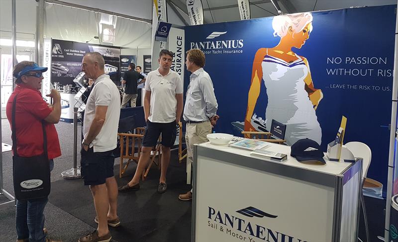 Martin Baum (right), Managing Director of Pantaenius
