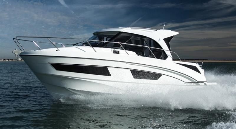 Antares 9 - photo © Beneteau