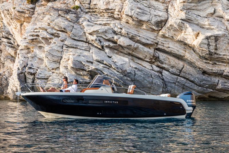 Invictus 240 CX - photo © Alberto Cocchi