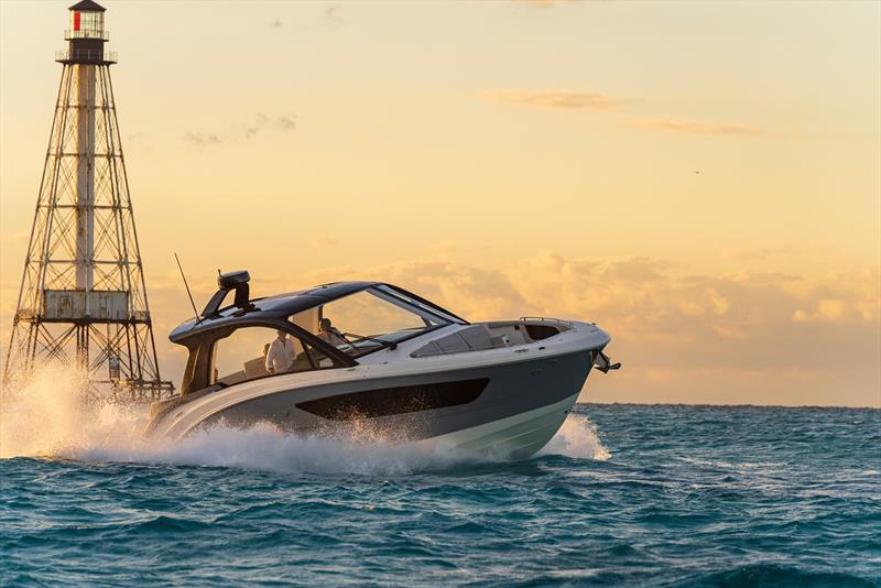 Sea Ray to unveil Sundancer 370 Outboard with Mercury V12 600HP
