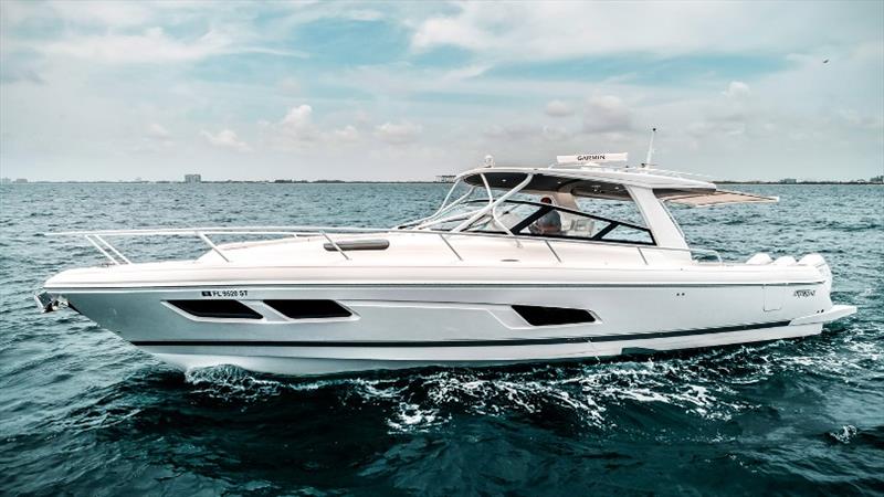 438 Evolution - photo © Intrepid Powerboats