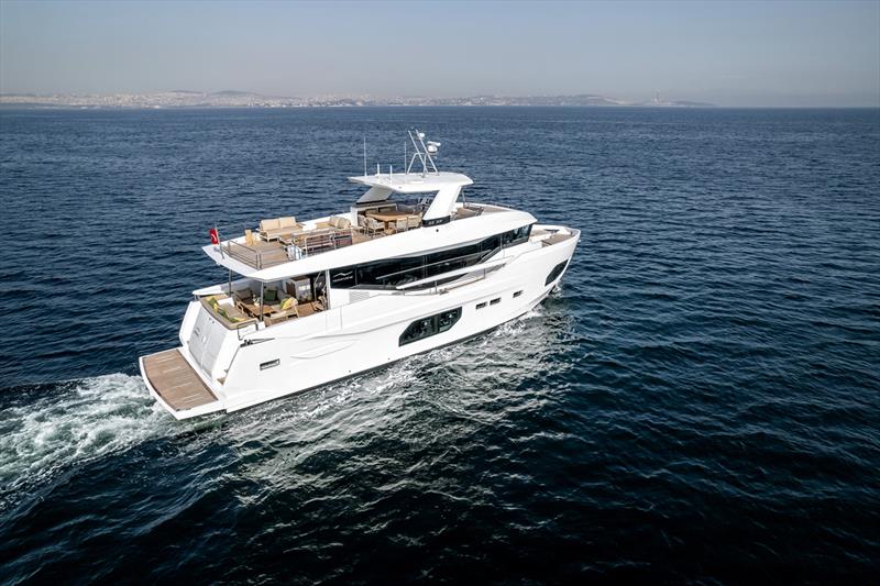 Numarine 22XP - photo © Numarine